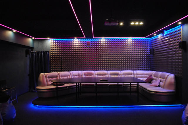 Описание кино-кафе «Lounge 3D cinema»